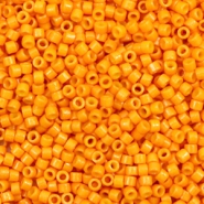 Perline Miyuki Delica 11/0 Duracoat opaque dyed kumquat orange DB-2104