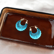 Set di ispirazione Abbina gli orecchini in resina con stile 