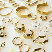 Set di ispirazione Consigli per indossare orecchini in acciaio inossidabile pronti all'uso