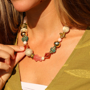 Novità Perline in acrilico con accenti dorati