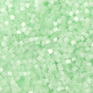 Perline Miyuki Delica 11/0 Silk satin mint green DB-828