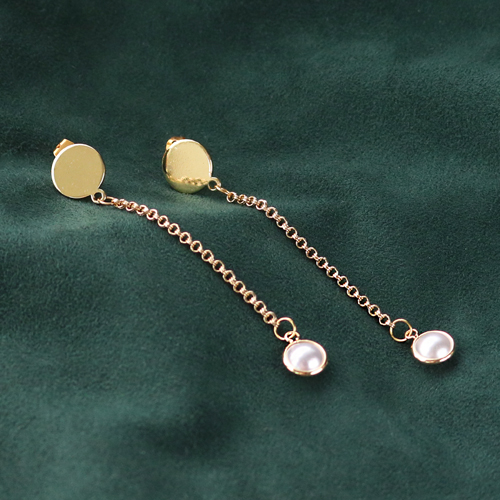 Questa &egrave; la tendenza per l&rsquo;auttuno e l&rsquo;inverno 2019 - 2020! Orecchini, bracciali e collane con vetro effetto cristallo e catene a rol&ograve;