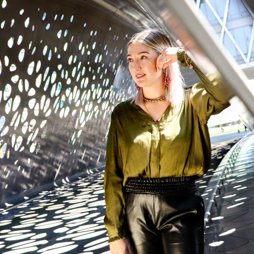 Dai un'occhiata qui sotto agli articoli della tendenza sensuale e affascinante: