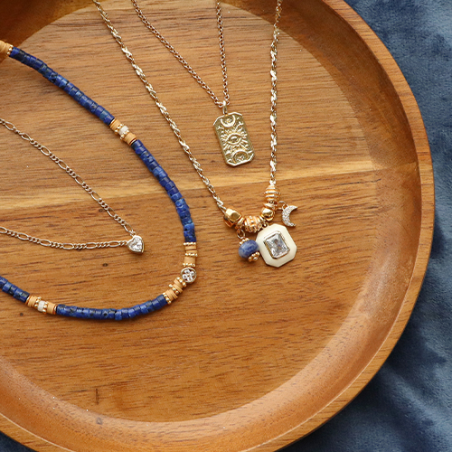 Mettiti all&rsquo;opera con questi splendidi ciondoli e perline in ottone con zirconia