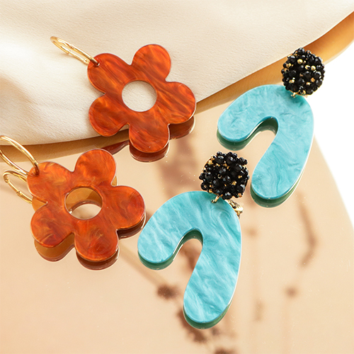 Mettiti all&rsquo;opera con i ciondoli in resina