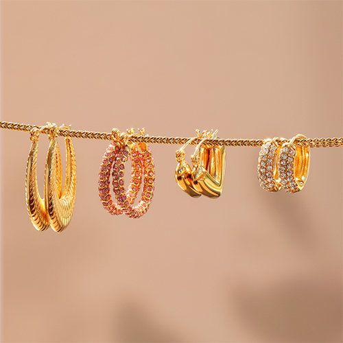 Mix & match con la nostra collezione di orecchini in acciaio inox inossidabile