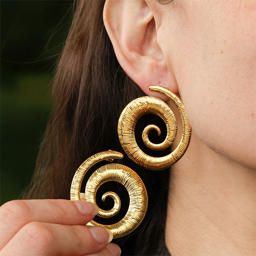 Scopri la nuova collezione di orecchini in acciaio inossidabile