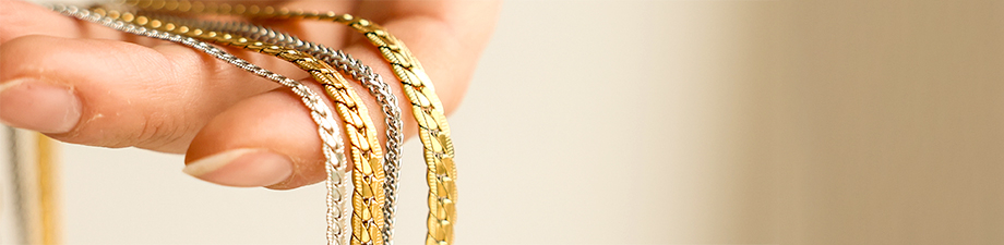 Nuova serie di gioielli in acciaio inox pronti per l'uso