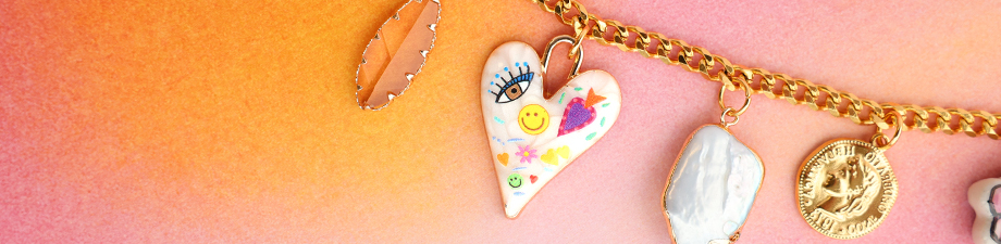 Novit&agrave;! Nuova serie di ciondoli in metallo con smalto