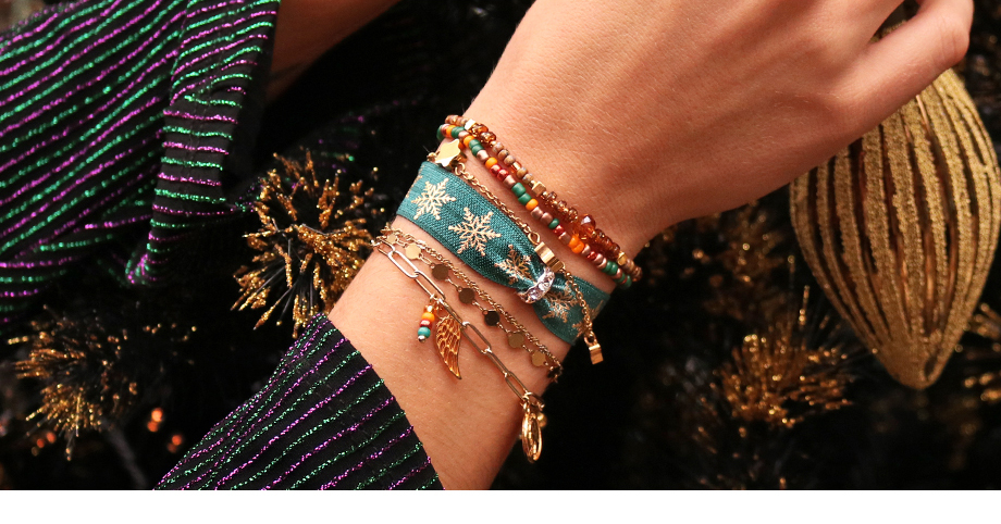 C R E A R E G I O I E L L I A T E M A I N V E R N A L E E N A T A L I Z I O